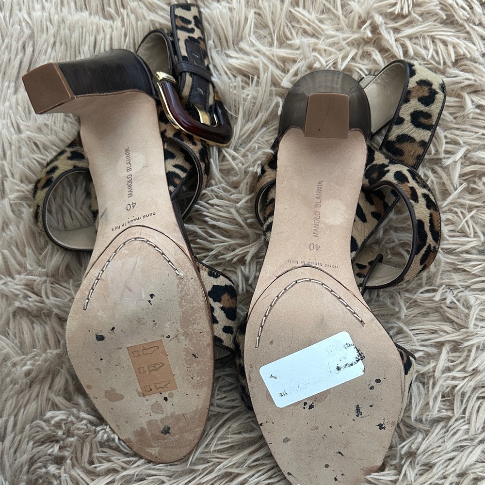 Manolo Blahnik Leopard Print calf hair Heels - Picture 6 of 6